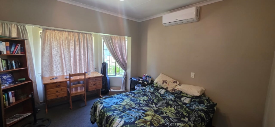 5 Bedroom Property for Sale in Wilkoppies North West